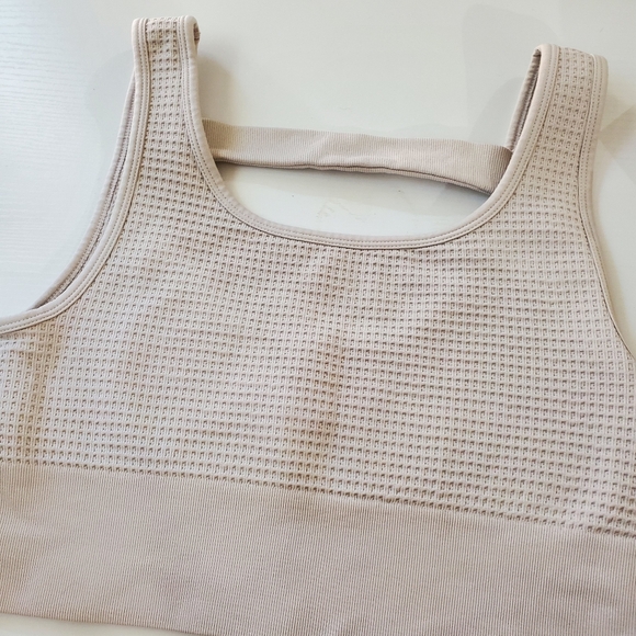 YOGALICIOUS Woman's Top Size Large - Picture 4 of 7